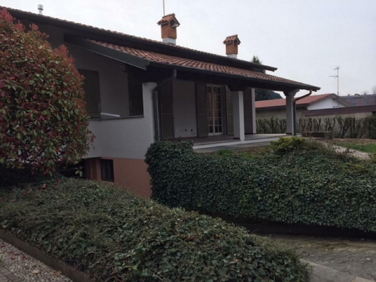 Caroline Home Anzano Del Parco Exterior photo